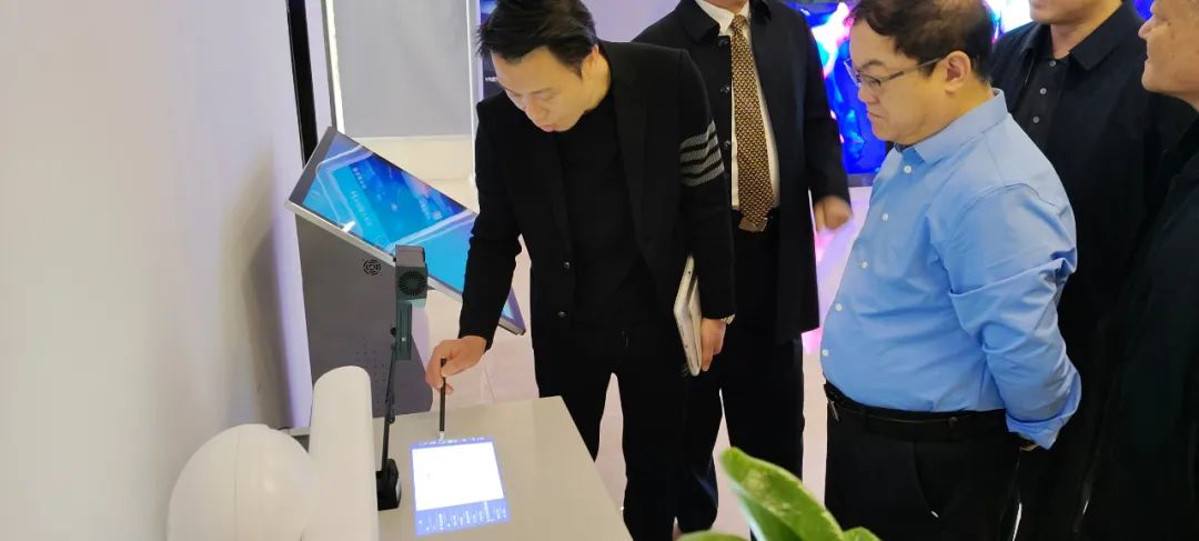 河北省深州市領(lǐng)導一行蒞臨華南數(shù)字考察指導